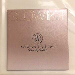 Anastasia Beverly Hills glow kit